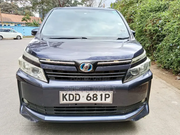 Toyota Noah 2.0 FWD (8 Seater) 2014 Blue - 1