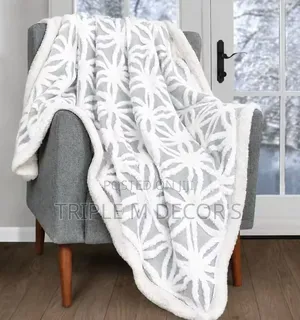Non-Allergic Cozy Fleece Woolen Blanket 6x6