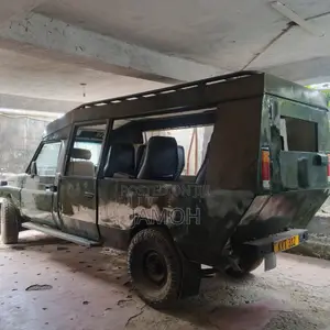 Toyota Land Cruiser 75 Troop Carrier 1987 Green