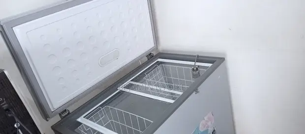 Von Hotpoint Chest Freezer HCFM250WS (Used) - 1