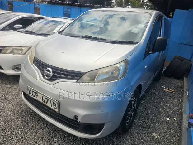Nissan NV200 2010 Silver - 1