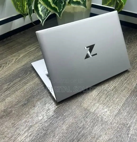 HP ZBook Firefly 14 G8 Laptop - 1