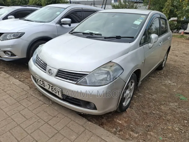 Nissan Tiida 1.5L 16V 2007 Silver - 1