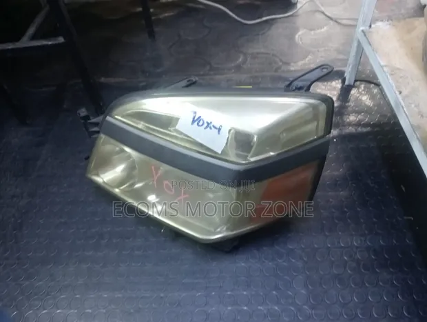 Toyota Voxy 2005 Headlight - 1