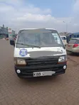 Toyota HiAce 2000 White - 1