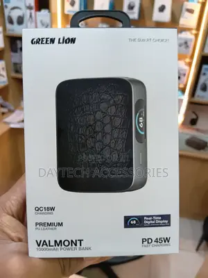 Green Lion Valmont 10000mAh Power Bank - Black PU Leather