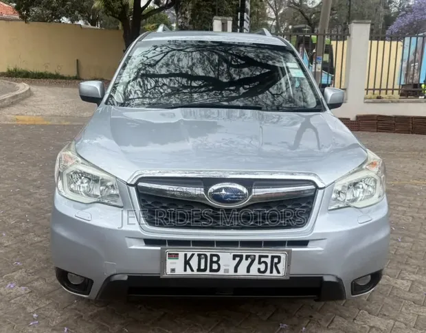 Subaru Forester 2013 Silver - 1