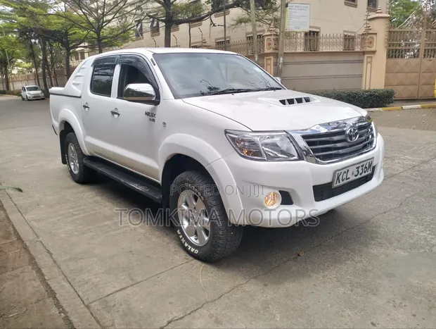 Toyota Hilux 2011 Double Cab - 1