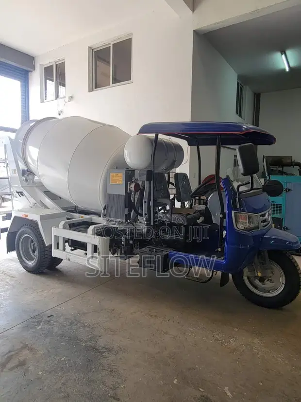 Wuzheng 5-Wheel Concrete Mixer Truck (2-3 m3) - 1