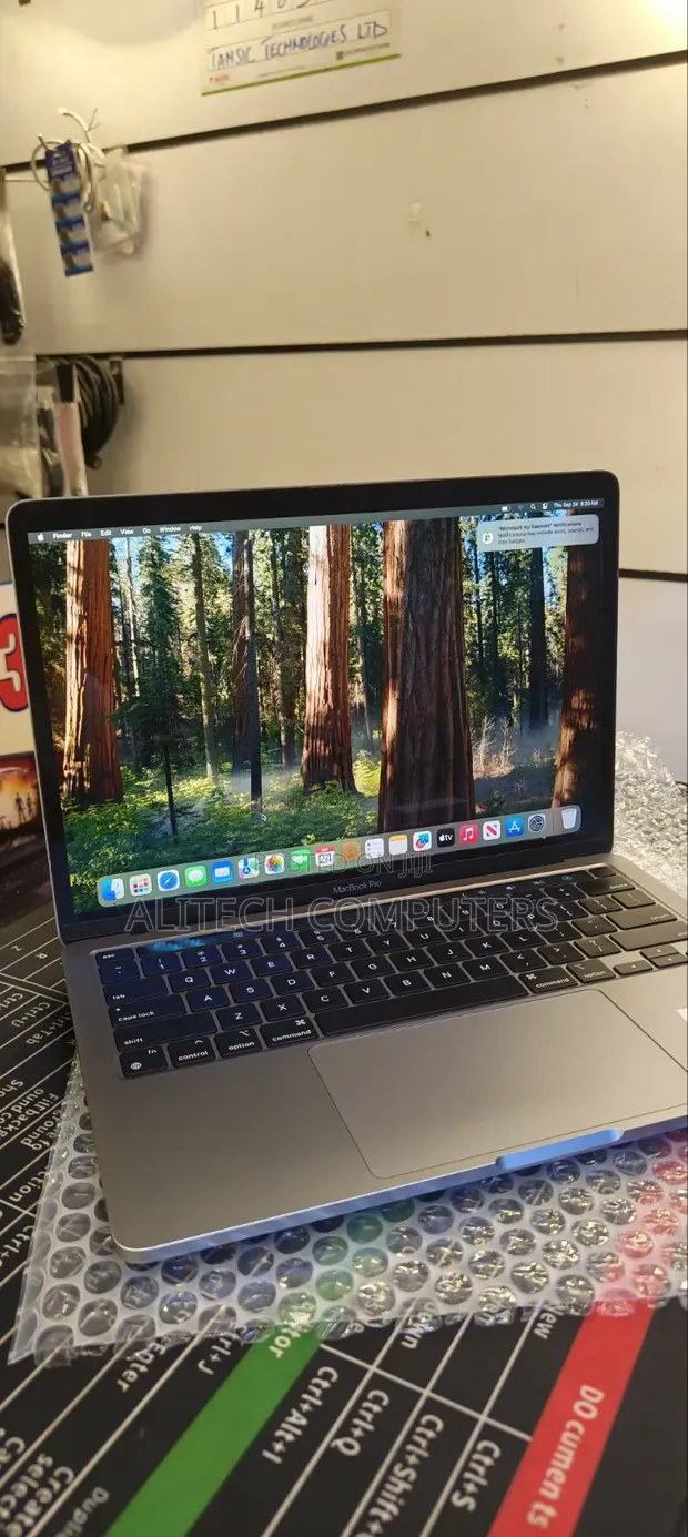 Apple MacBook Pro 2020 M1 8GB RAM 512GB SSD - 1