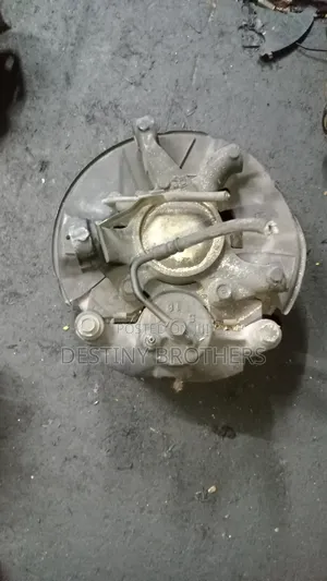 Toyota Hilux Vigo 2WD Front Hub (Used)