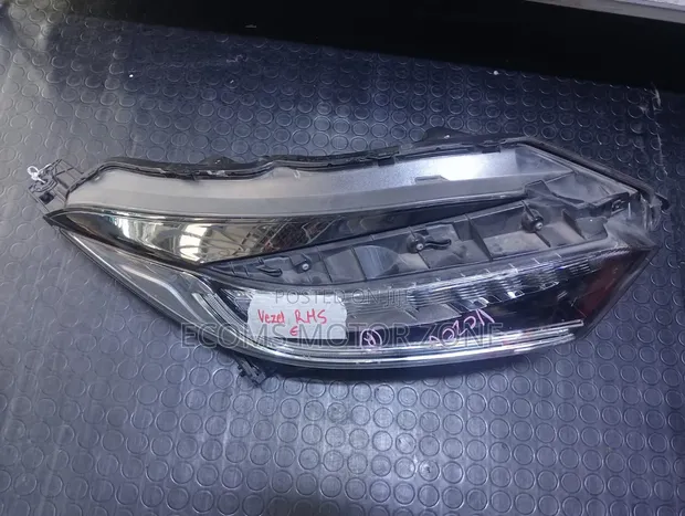 Honda Vezel 2018 Headlight (Letter E) - 1