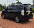 Toyota Voxy 2011 - 4