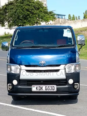 Toyota HiAce 2017 Bus