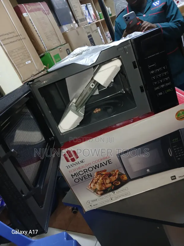 Hanmac 20-Liter Digital Microwave Oven - 1