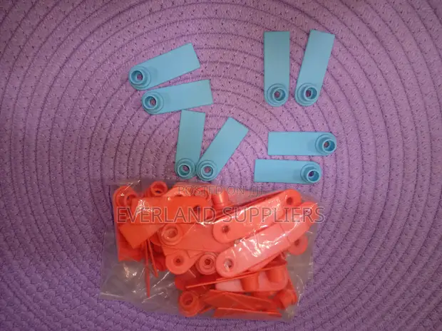High-Contrast Ear Tags - 1