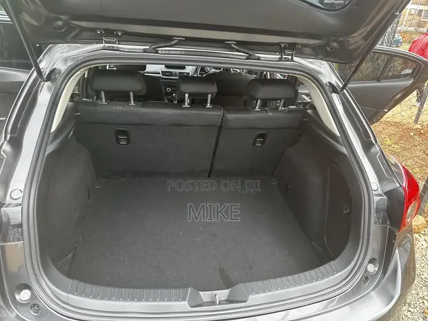 Mazda Axela 2018 Gray - 1