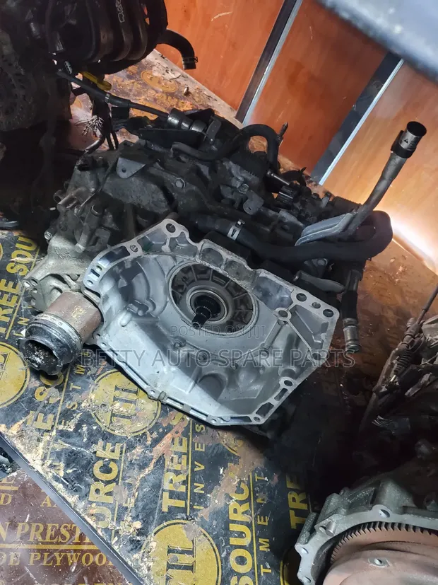 Nissan Tiida HR15 Gearbox - 1