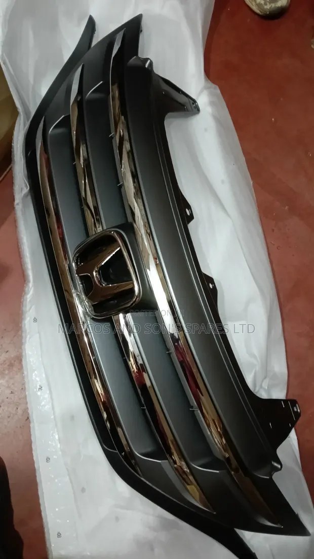 Honda CR-V RM1/RM4 Front Grille (Brand New) - 1