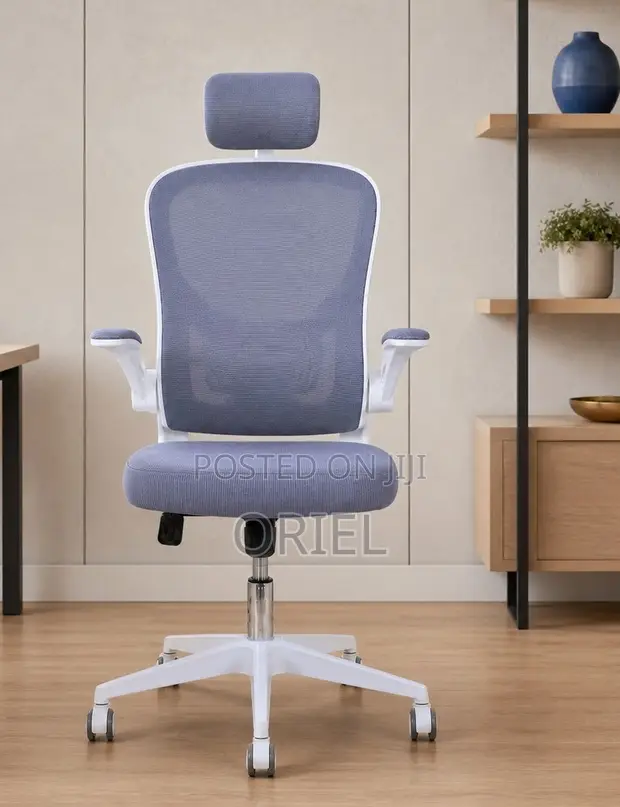 White Ergonomic Office Chair - Modern Comfortable Desk Seat - 1