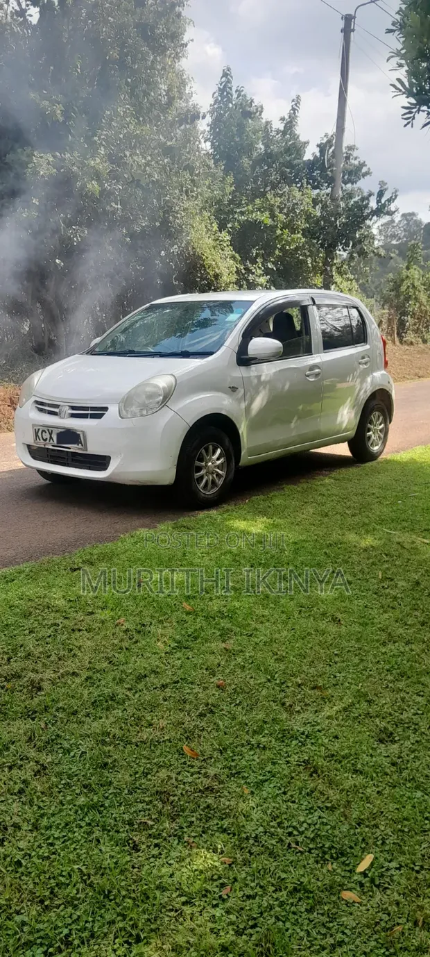 Toyota Passo 2012 White - 1