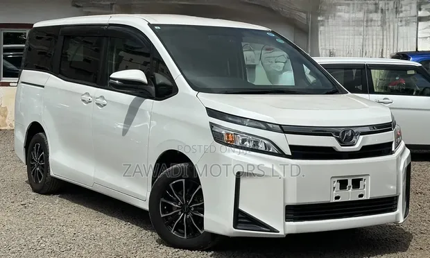 Toyota Voxy ZS 2WD 8-Seater 2019 White - 1
