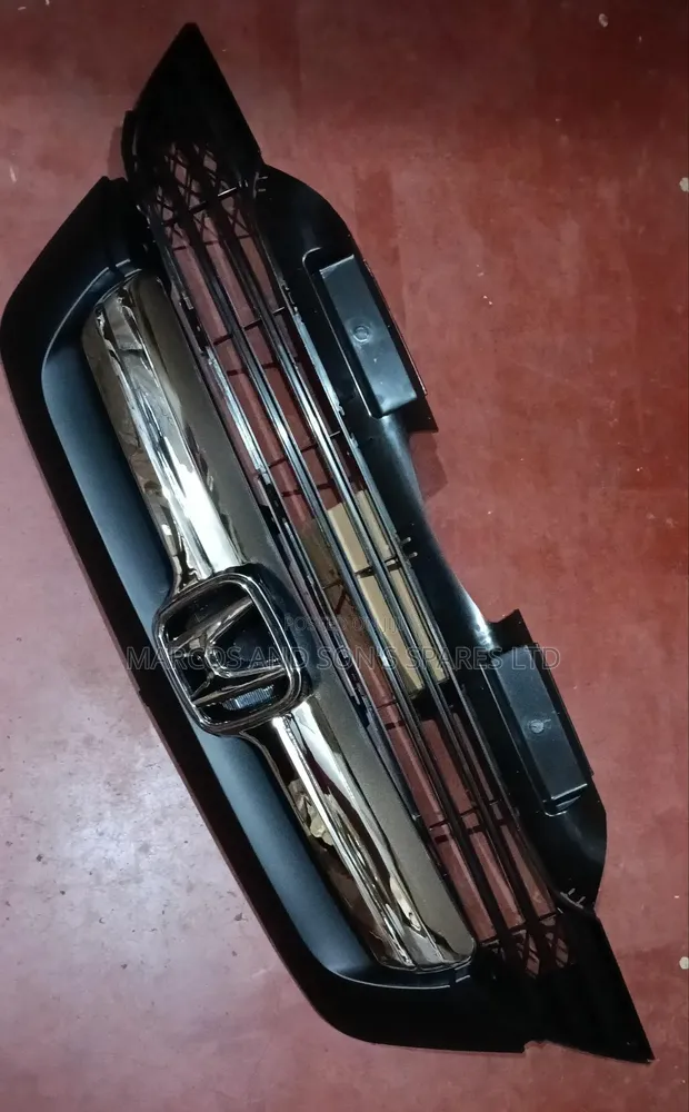 Grille ya Honda CR-V yenye Chrome - 1
