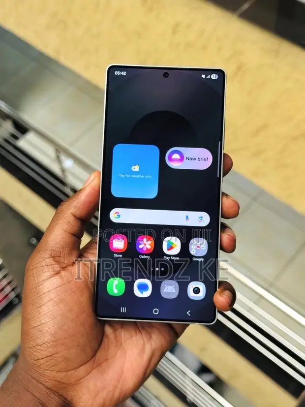 Samsung Galaxy S25 Ultra 256GB Nyeusi - 1