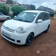 Toyota Sienta 2010 White - 2