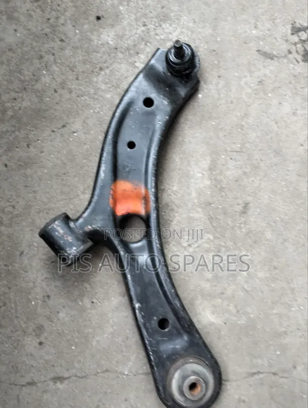 Suzuki Swift Control Arm - 1