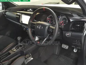 Toyota Hilux Revo Double Cab 2.8 Diesel RWD 2022 White