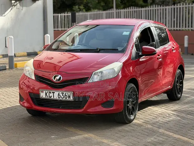 Toyota Vitz 2012 Dhahabu - 1