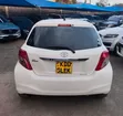 Toyota Vitz 1.3 FWD 5dr Hatchback 2014 Nyeupe - 4