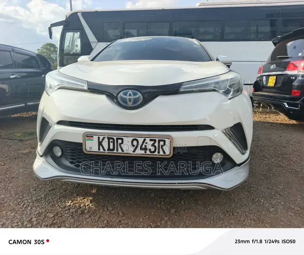 Toyota Corolla Hatchback 2019 Nyeupe - 1