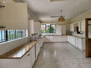Nyumba ya Vyumba 5 vya Kulala, Bungalow Runda, Kupangisha