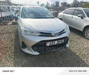 Toyota Corolla Fielder Hybrid 2017 Nyeupe