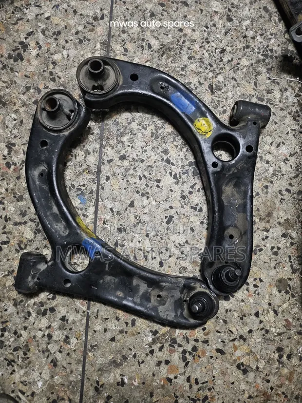 Daihatsu Mira Control Arms (Zilizotumika) - 1