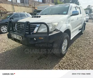 Toyota Hilux Double Cab 2013