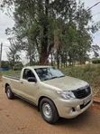 Toyota Hilux 2015 Gold - 2
