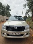 Toyota Hilux 2015 Gold - 3