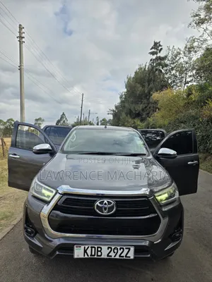 Toyota Hilux Revo Double Cab 2.8 Diesel 2022 Grey