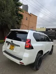 Toyota Land Cruiser Prado 2.8 2017 Nyeupe - 4