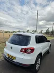 Volkswagen Tiguan 2.0 S 2009 Nyeupe - 4
