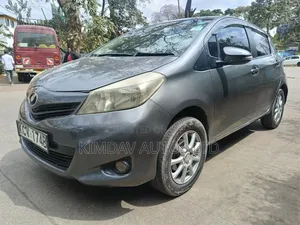 Toyota Vitz 2012 Kijivu