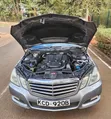 Mercedes-Benz E200 2009 Nyeupe - 3