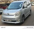 Toyota Voxy 2009 Nyeupe - 1