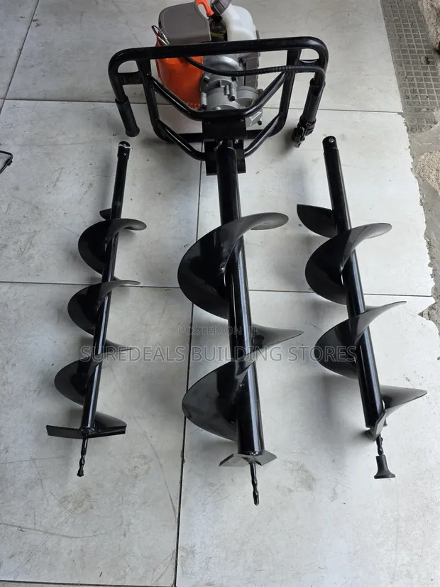 Brand New 4-Stroke Earth Auger with 3 Bits - 1