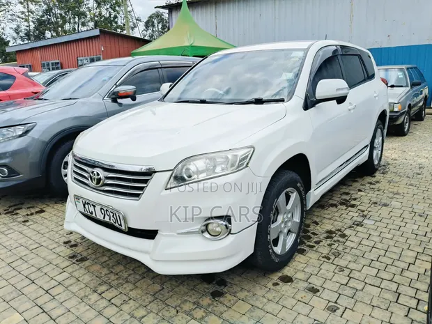 Toyota Vanguard 2012 Nyeupe - 1