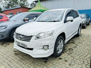 Toyota Vanguard 2012 Nyeupe