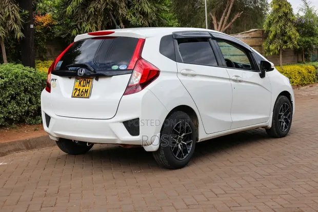 Honda Fit 2016 Nyeupe - 1
